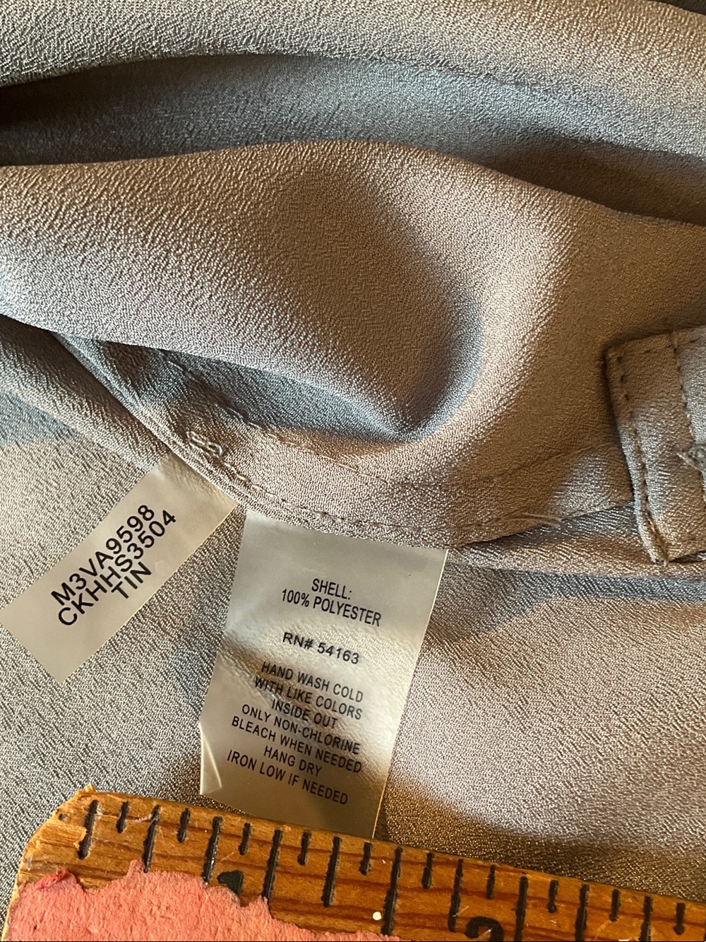 Calvin Klein Gray Button-Front Shirt. - Picture 8 of 8